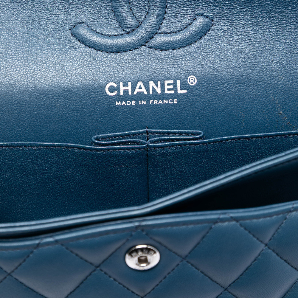 Pre-Loved Chanel Small Classic Lambskin Double Flap - Picture 5 of 7